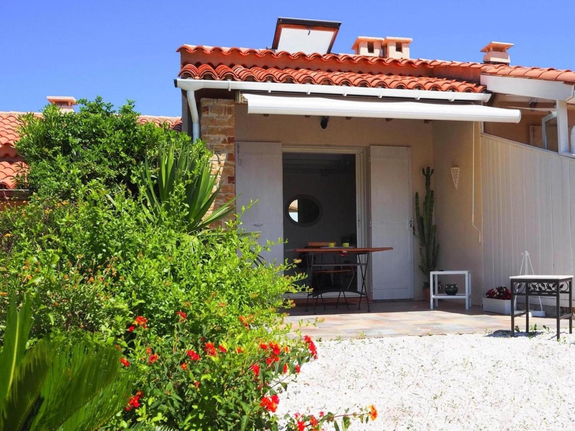 Pretty Tiny House With Sea View, Le Lavandou Exterior foto