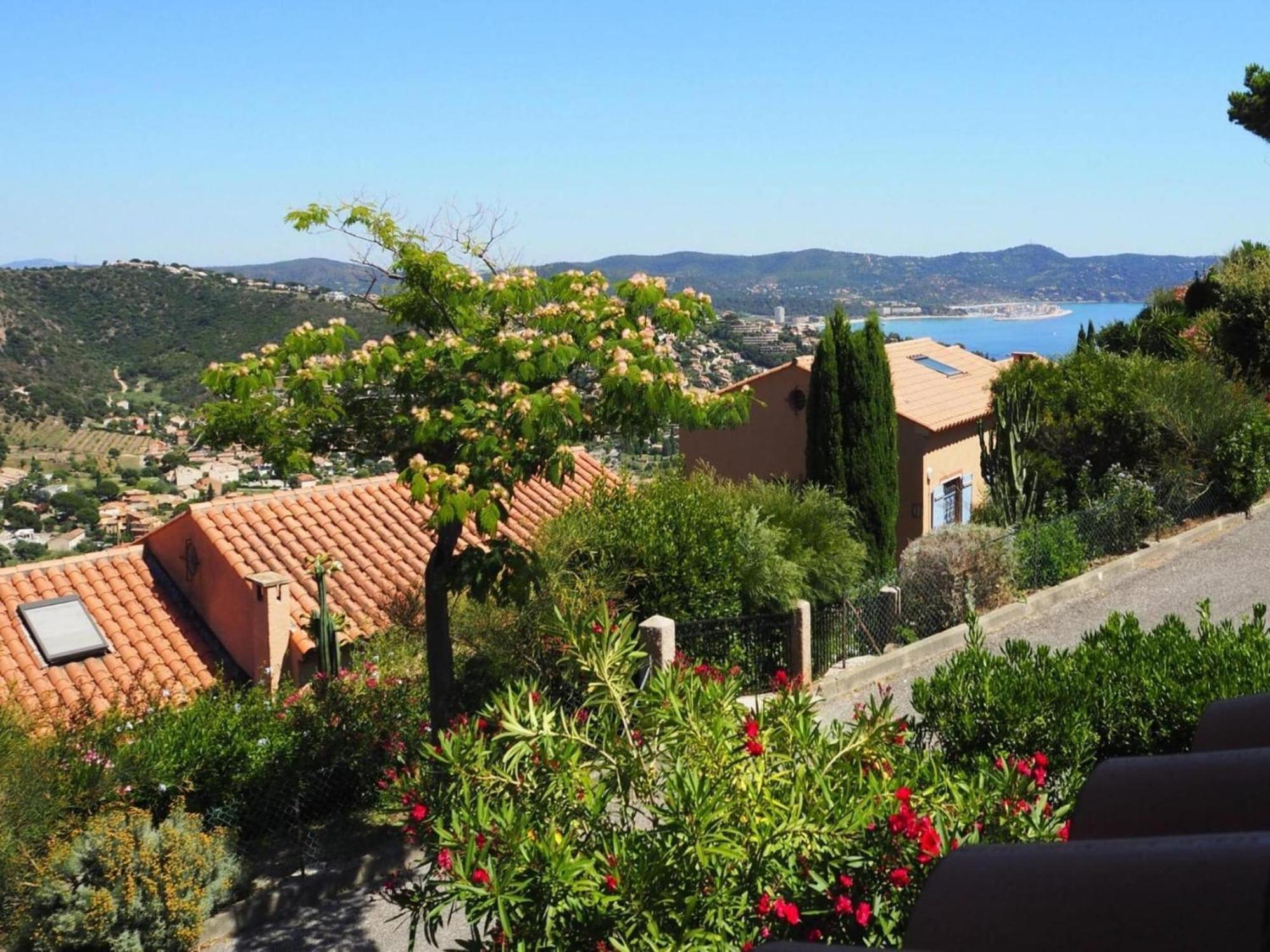 Pretty Tiny House With Sea View, Le Lavandou Exterior foto